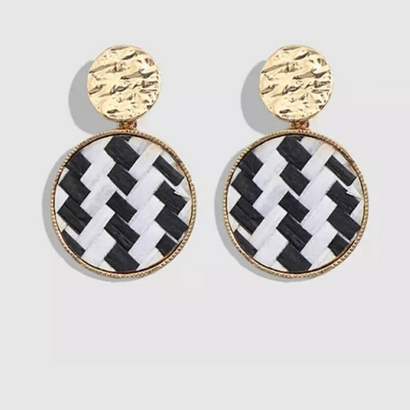 Zara Jewelry - Rattan weave houndstooth earrings